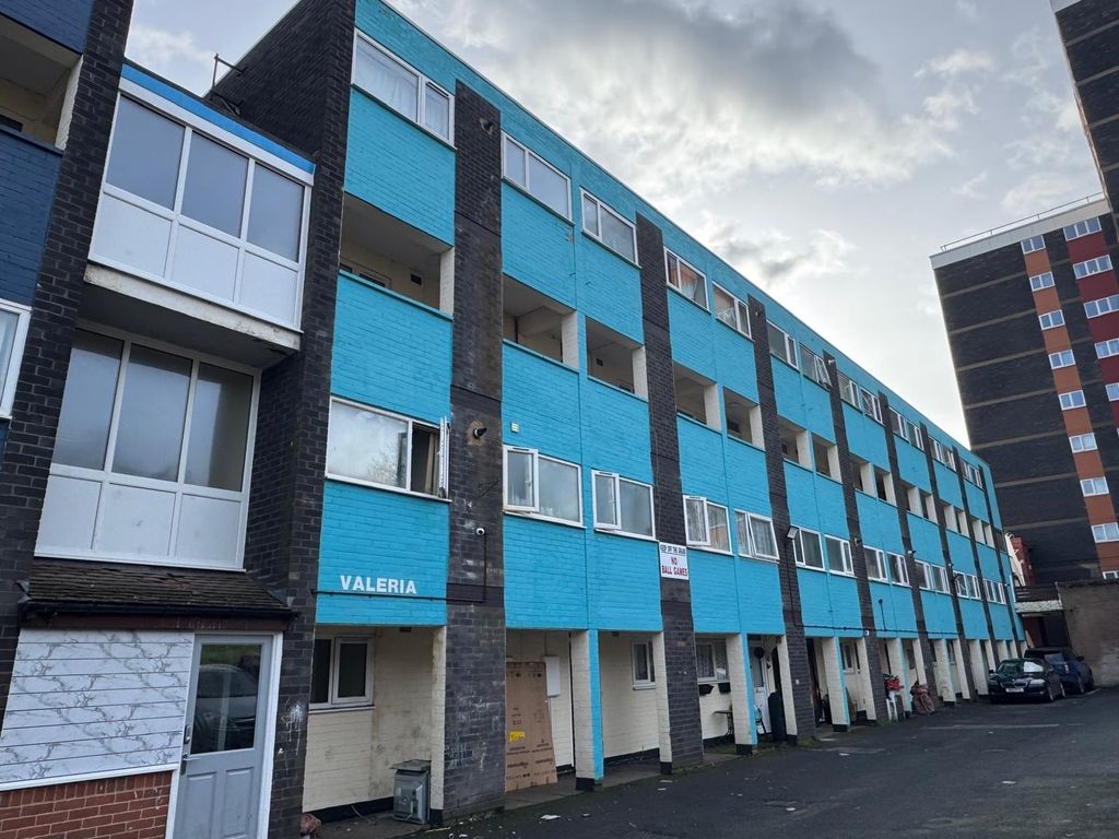 Property photo 1 of 8 Front