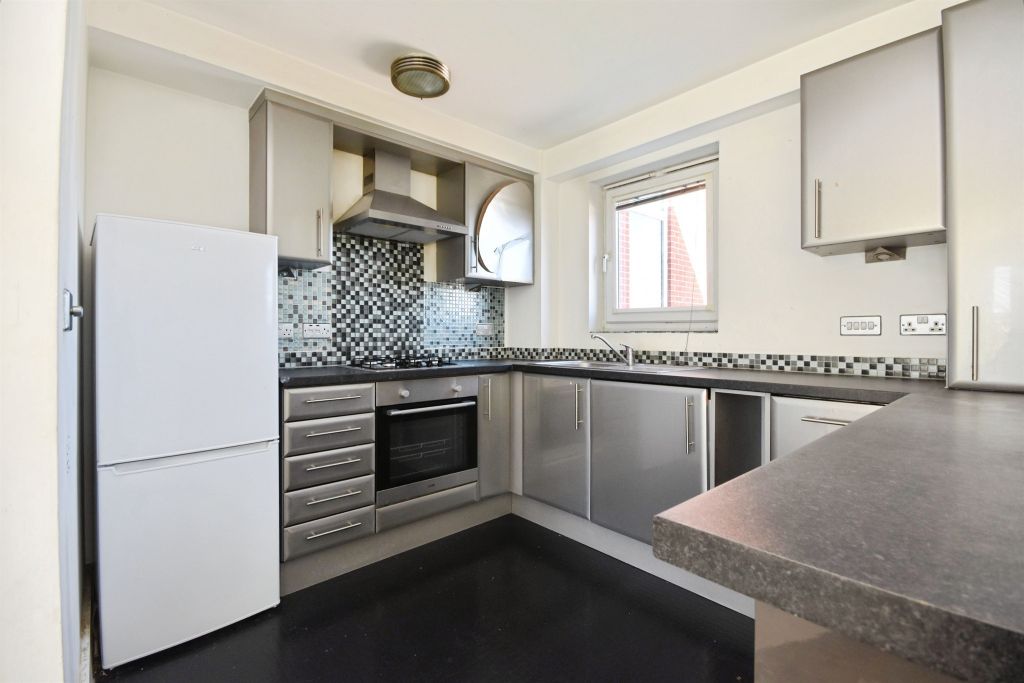 Property photo 2 of 21