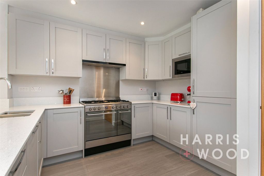 Property photo 2 of 25 3904793