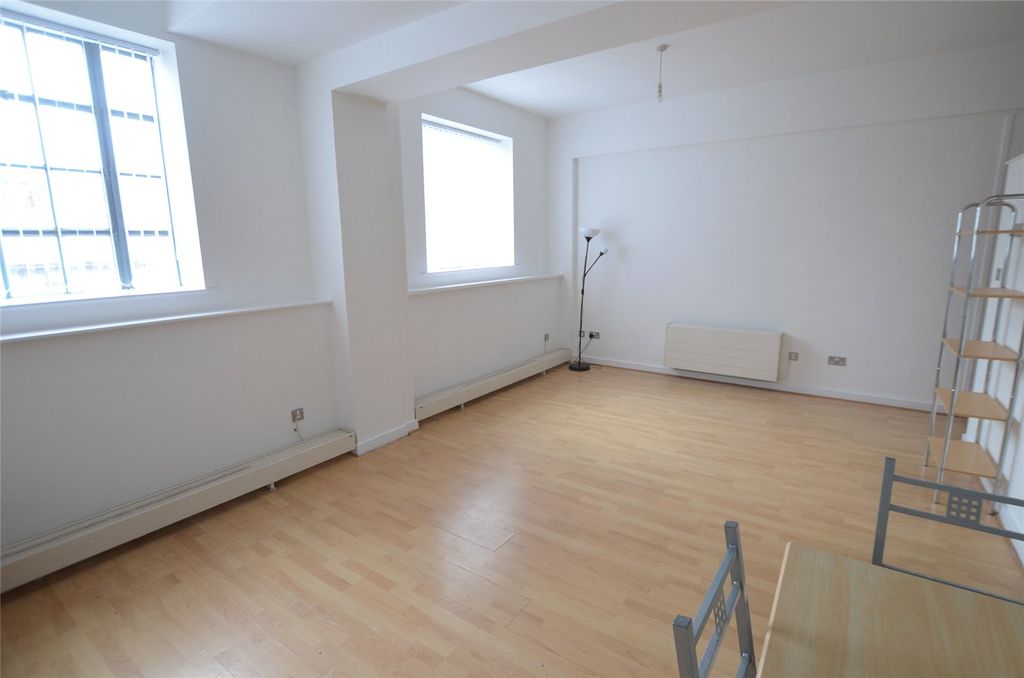 Property photo 3 of 6 Picture No. 05