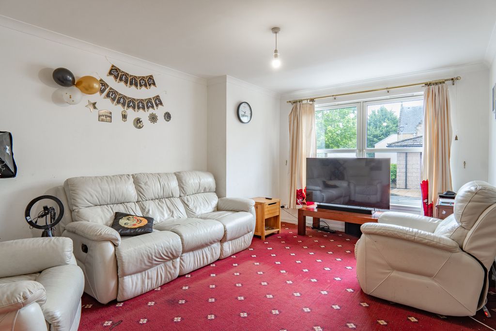 Property photo 2 of 26