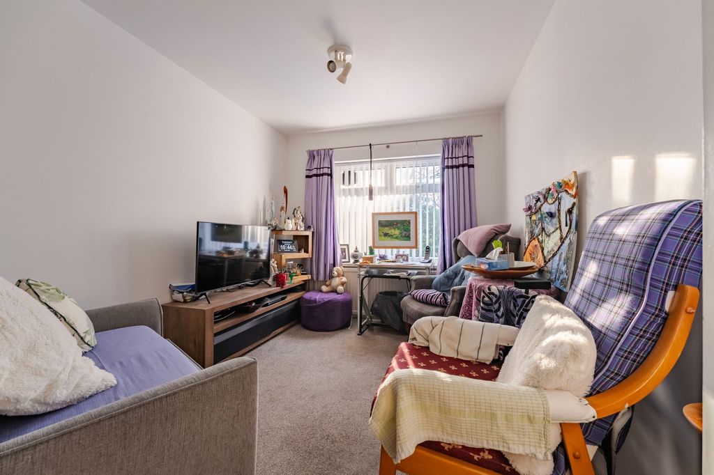 Property photo 3 of 12