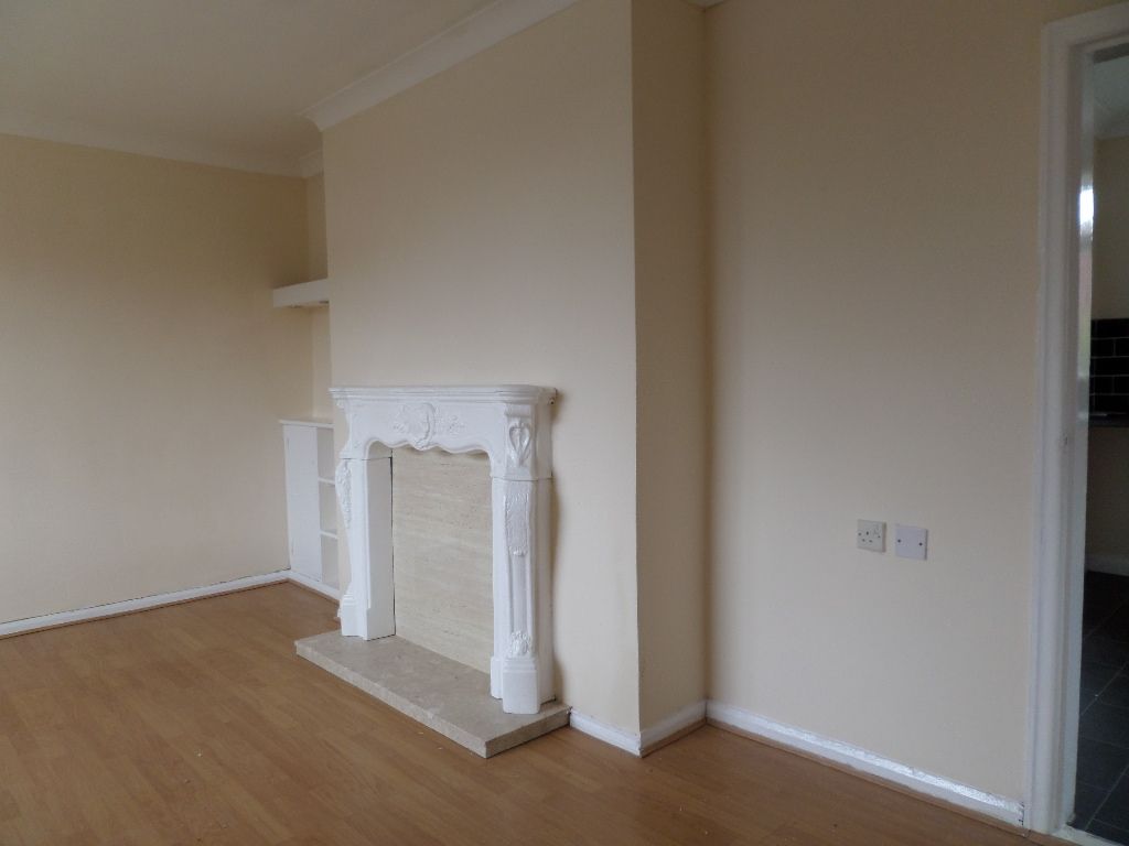 Property photo 3 of 12 Living Room