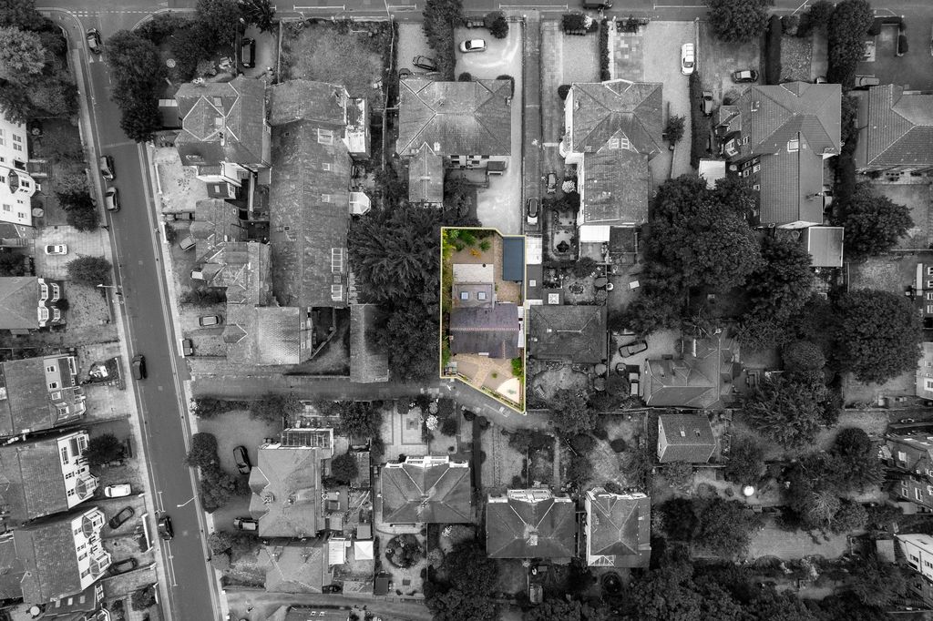 Property photo 2 of 32 Drone