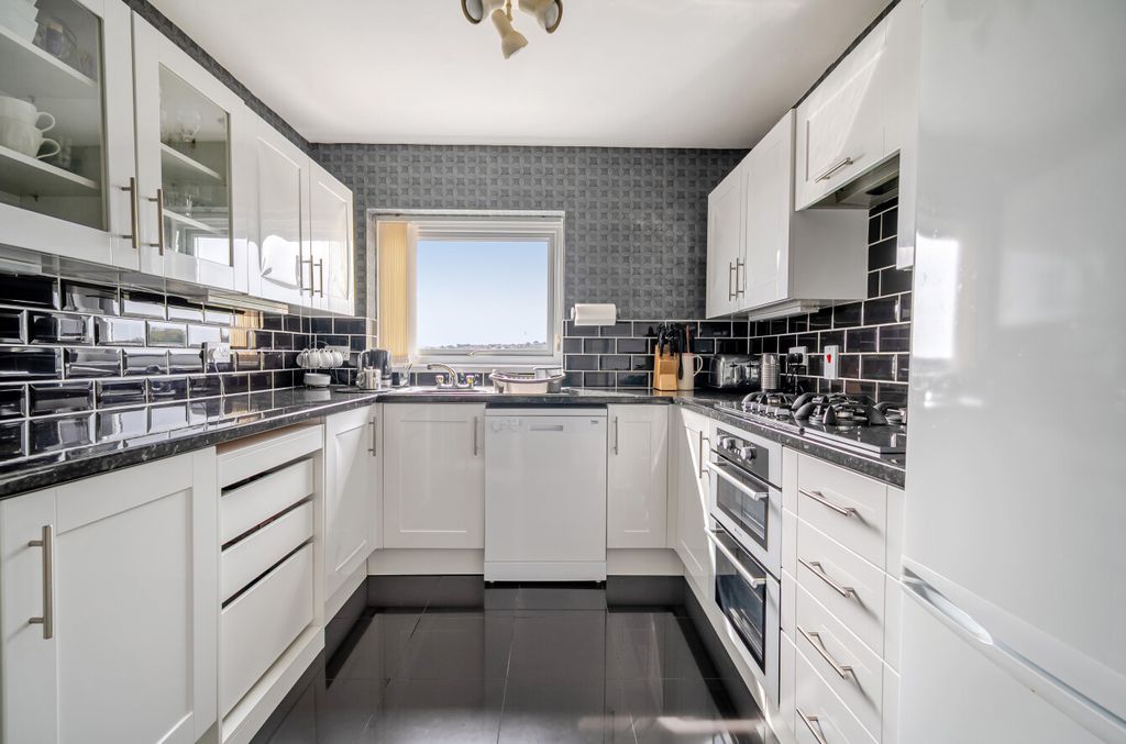 Additional image 6 of 3 bed flat for saleWheatlands Road, Paignton, Devon TQ4