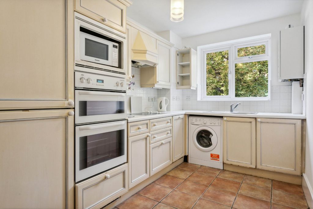 Property photo 3 of 6