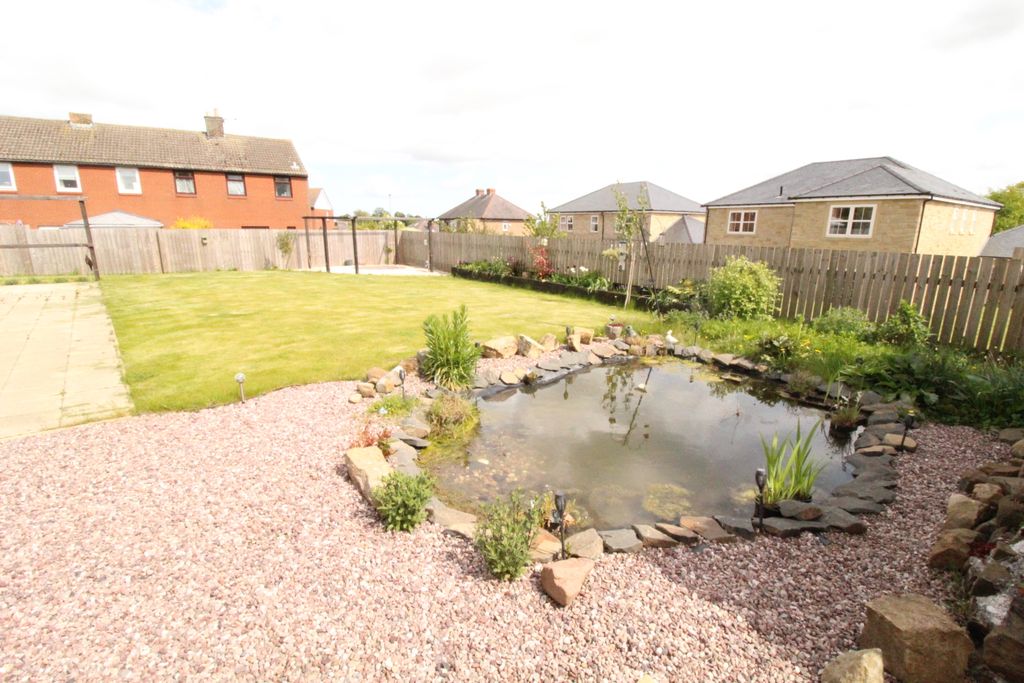 Property photo 3 of 28