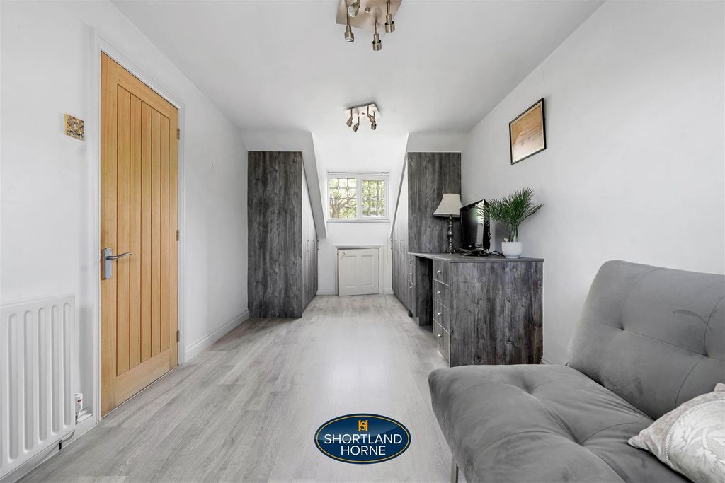 Property photo 3 of 37 58 Howes Lane Wm (9 Of 35).Jpg