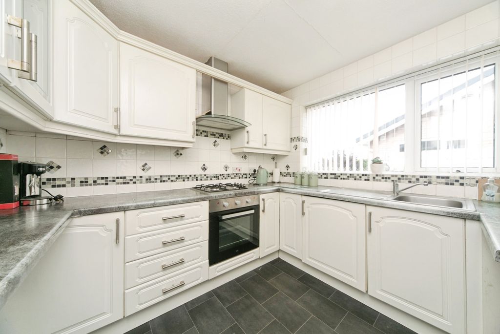 Property photo 3 of 14 Pbox-Img.Jpg