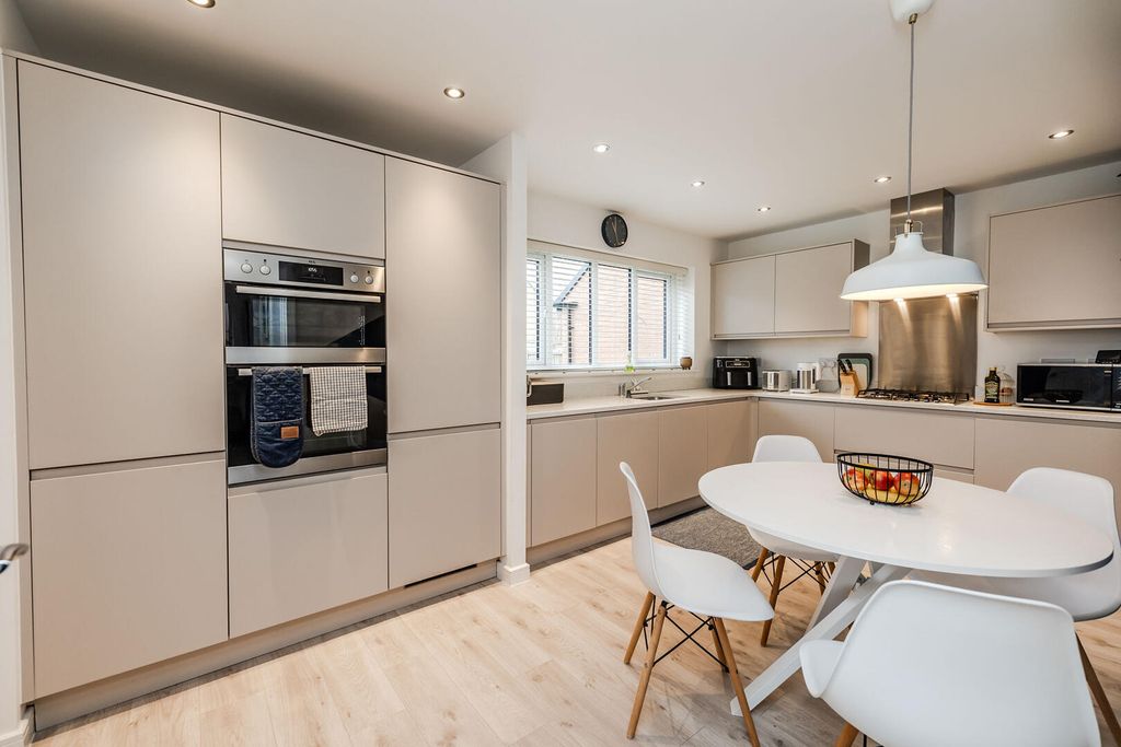 Property photo 2 of 29 Kitchen