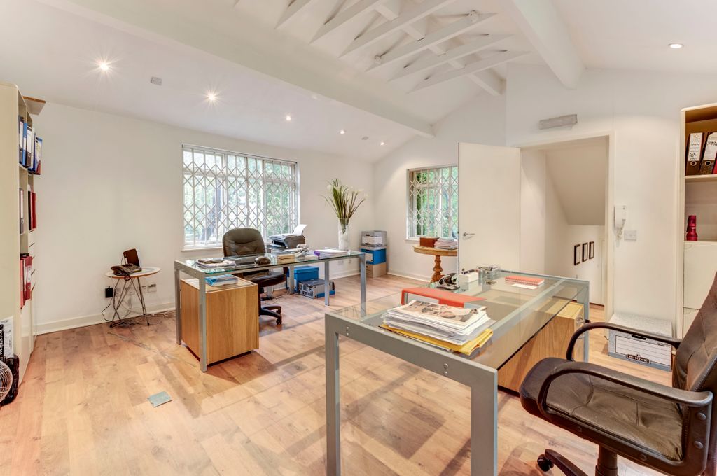 Property photo 2 of 4
