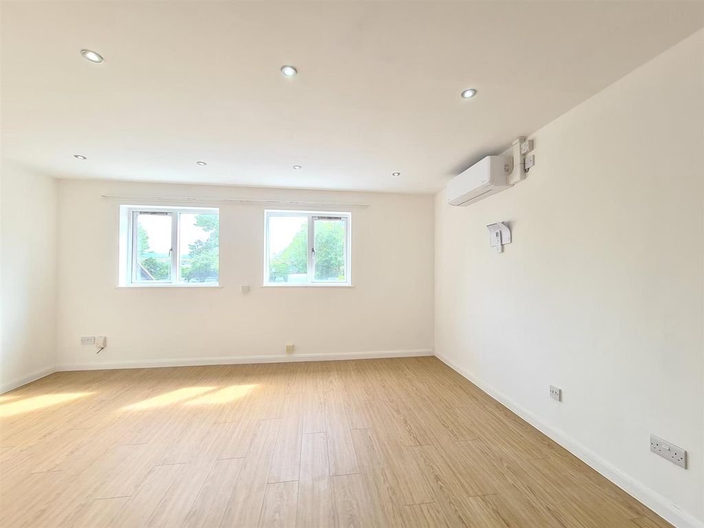 Property photo 3 of 7 03.2026.Jpg