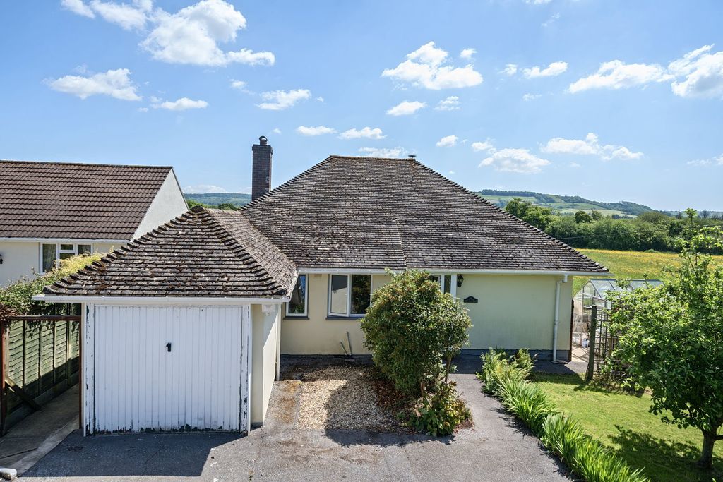 Property photo 1 of 30