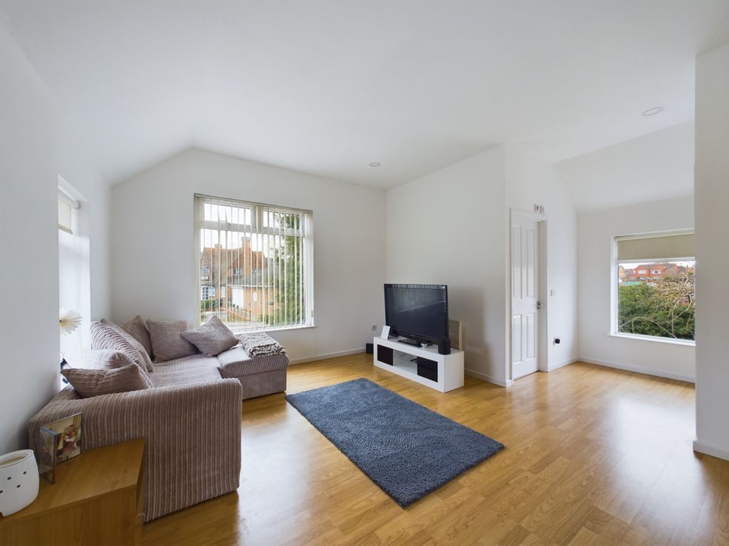 Property photo 2 of 7 2124-Hr-2