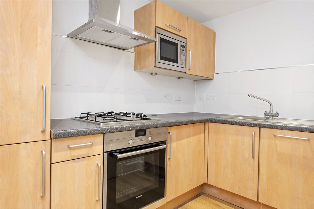 Property photo 3 of 9 Reception/ Kitchen