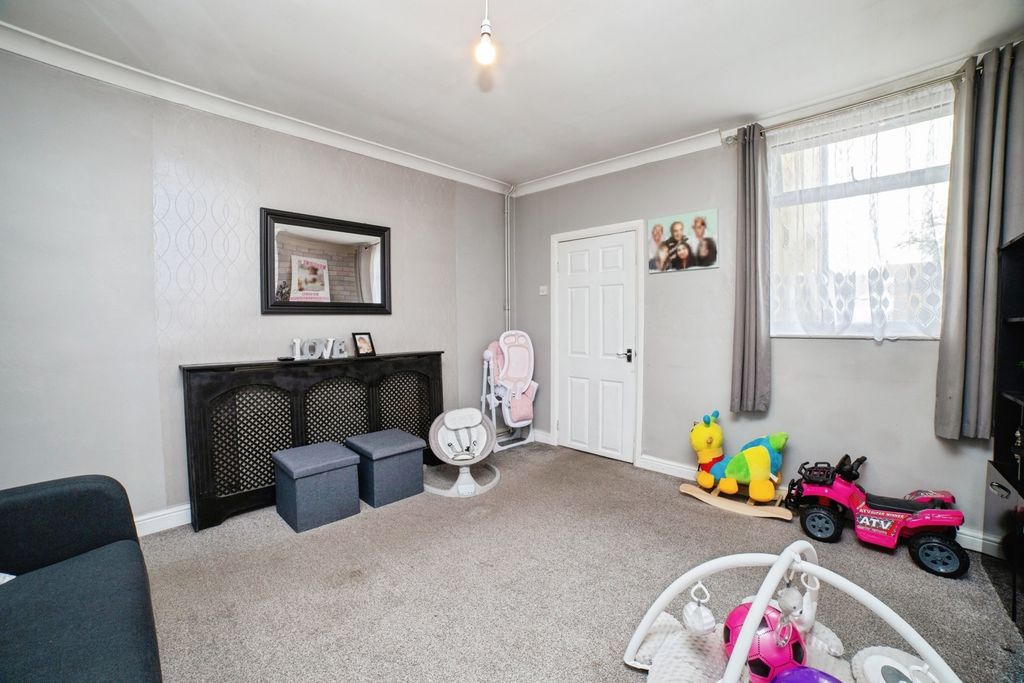 Property photo 3 of 16 Photo
