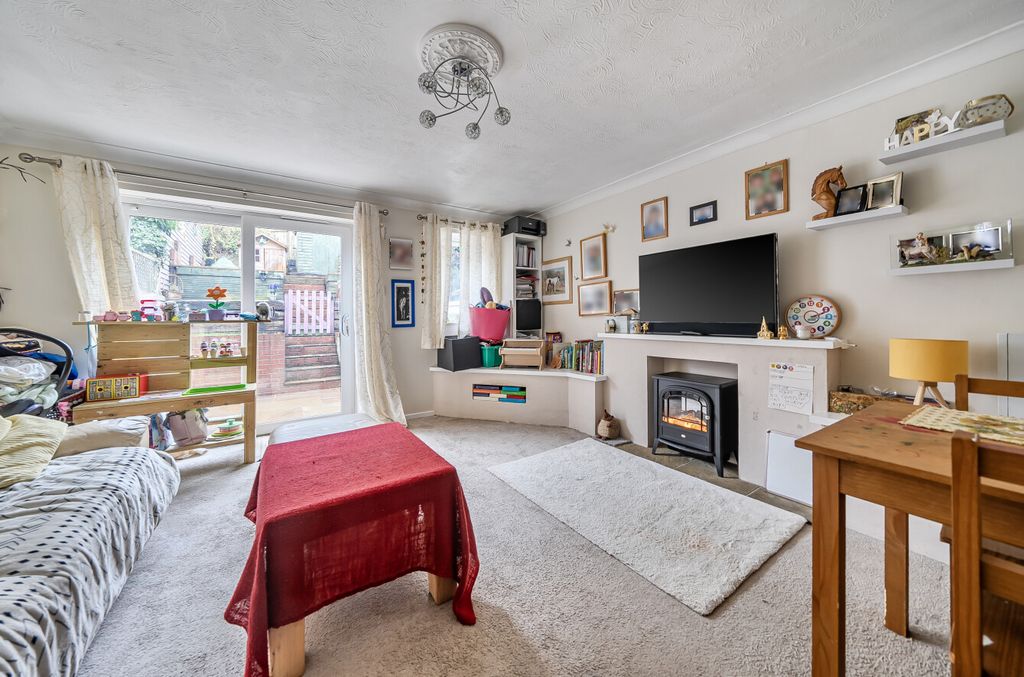 Property photo 3 of 19 1410034-11-698Df1...