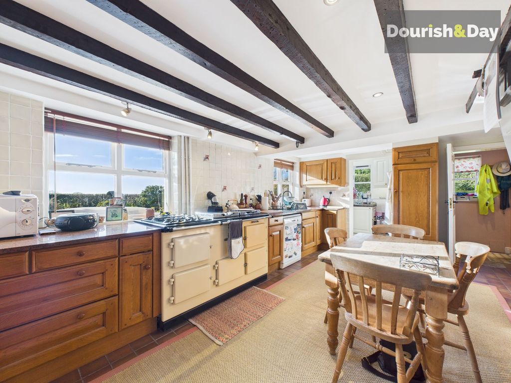 Property photo 2 of 33 Kitchen