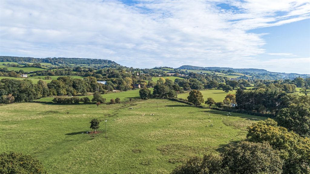 Property photo 1 of 5 1358564-15-68dc1c8c8c04B-Arw.Jpg