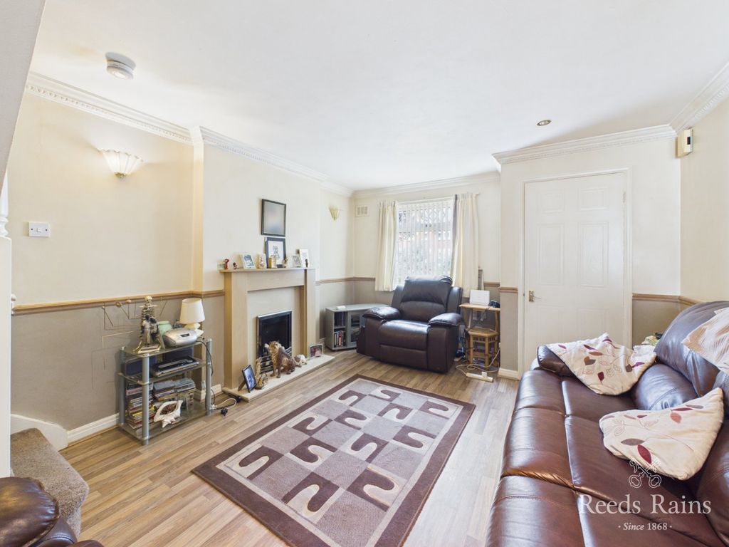 Property photo 2 of 17 Sitting Room