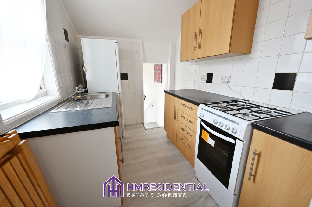 Property photo 3 of 8 Gallery