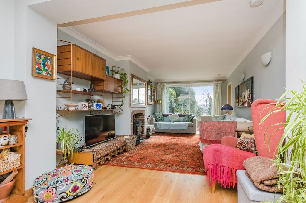 Property photo 3 of 31