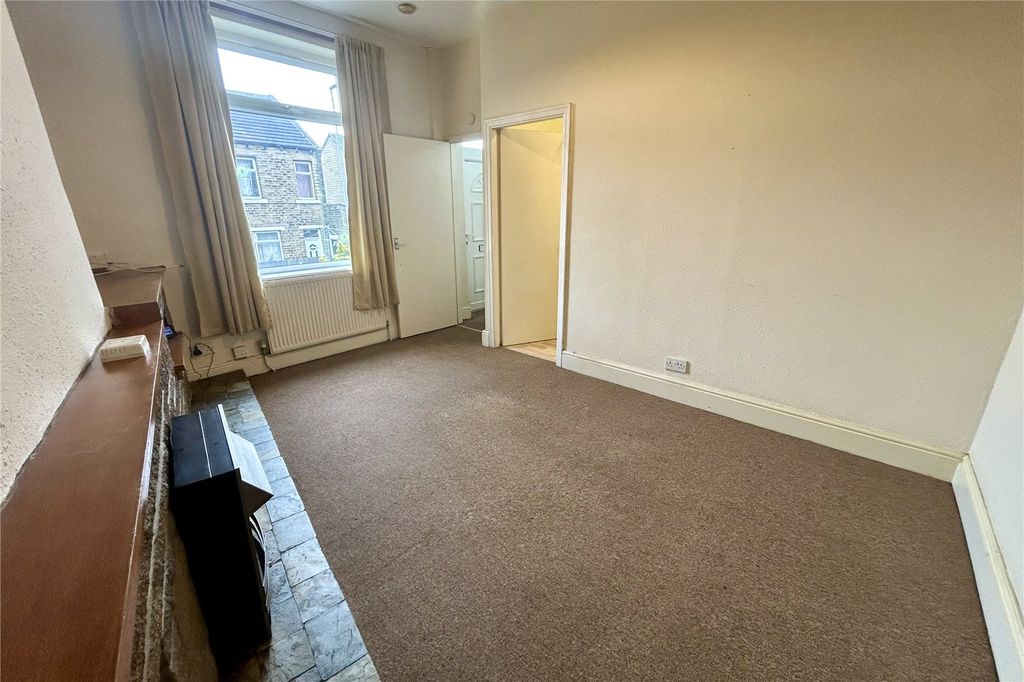 Property photo 3 of 15 Living Room