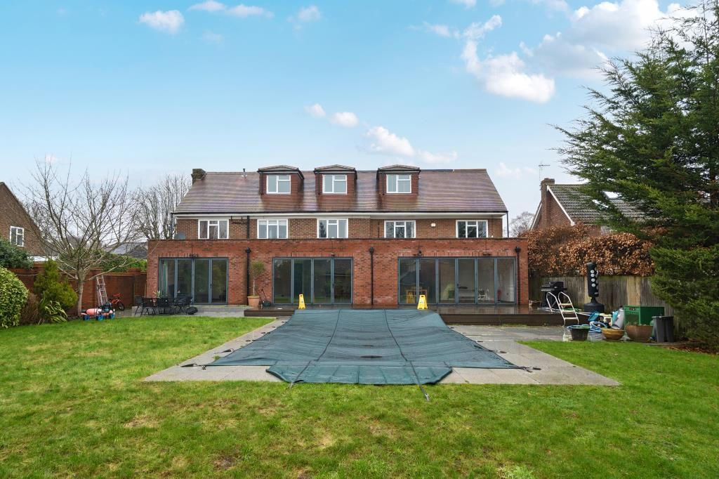 Property photo 3 of 27 Garden