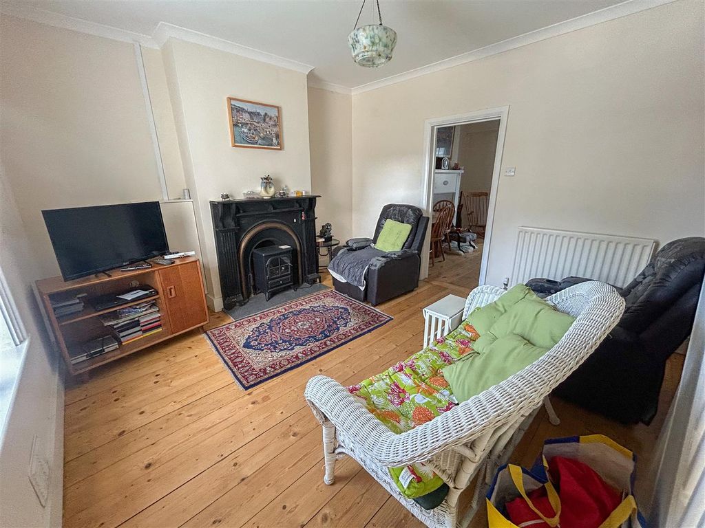 Property photo 2 of 14 Lounge