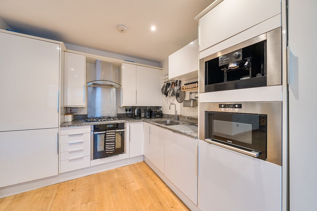 Property photo 3 of 19 1408915-5-6995E0F...