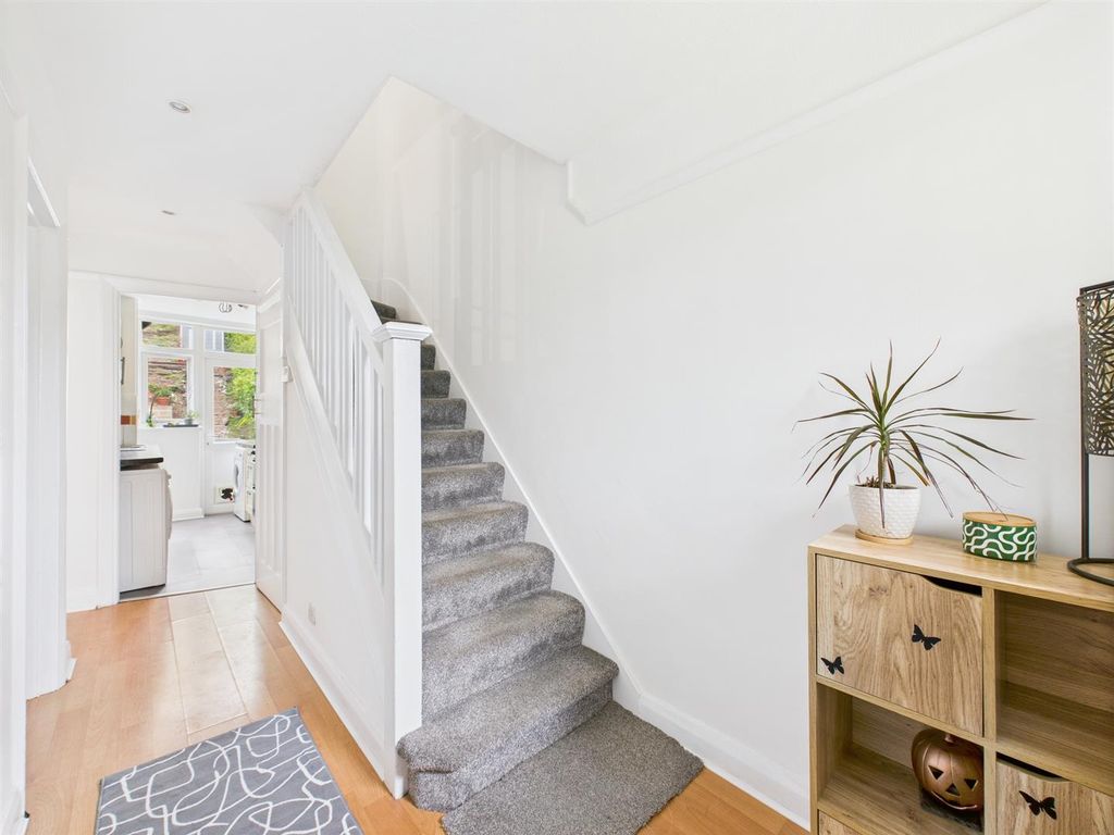 Property photo 3 of 20 Cam02885G0-Pr0394-Still008.Jpg