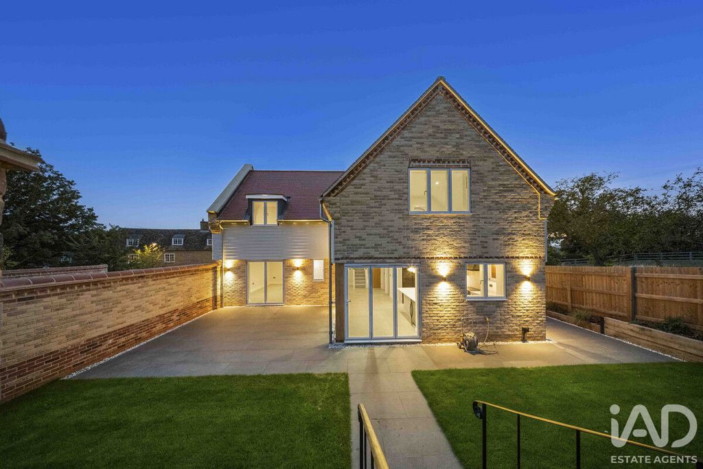 Property photo 1 of 28