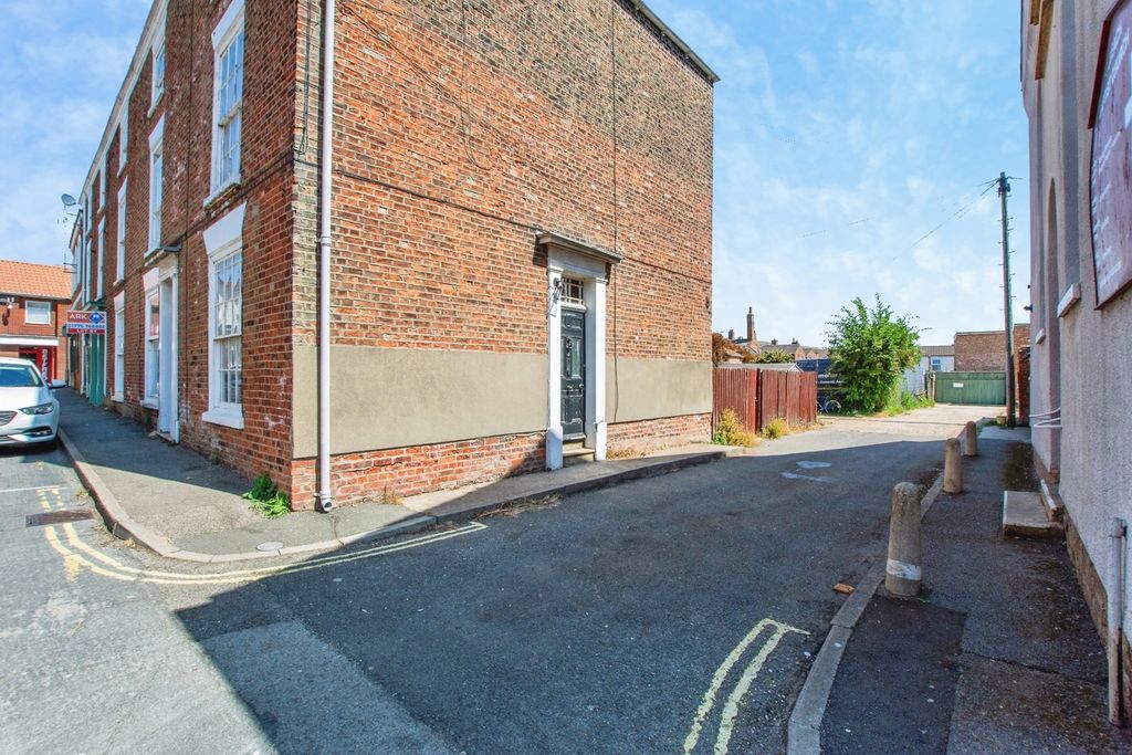 Property photo 3 of 20 Pbox-Img.Jpg