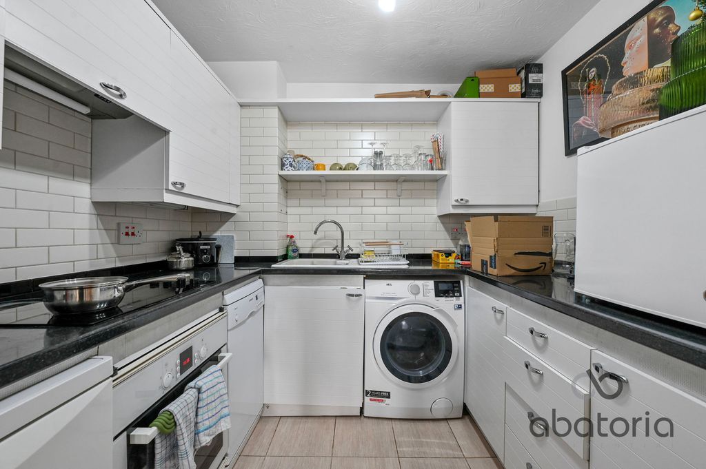 Property photo 3 of 8