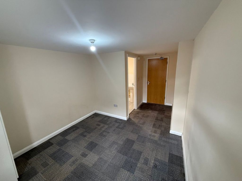 Property photo 3 of 4