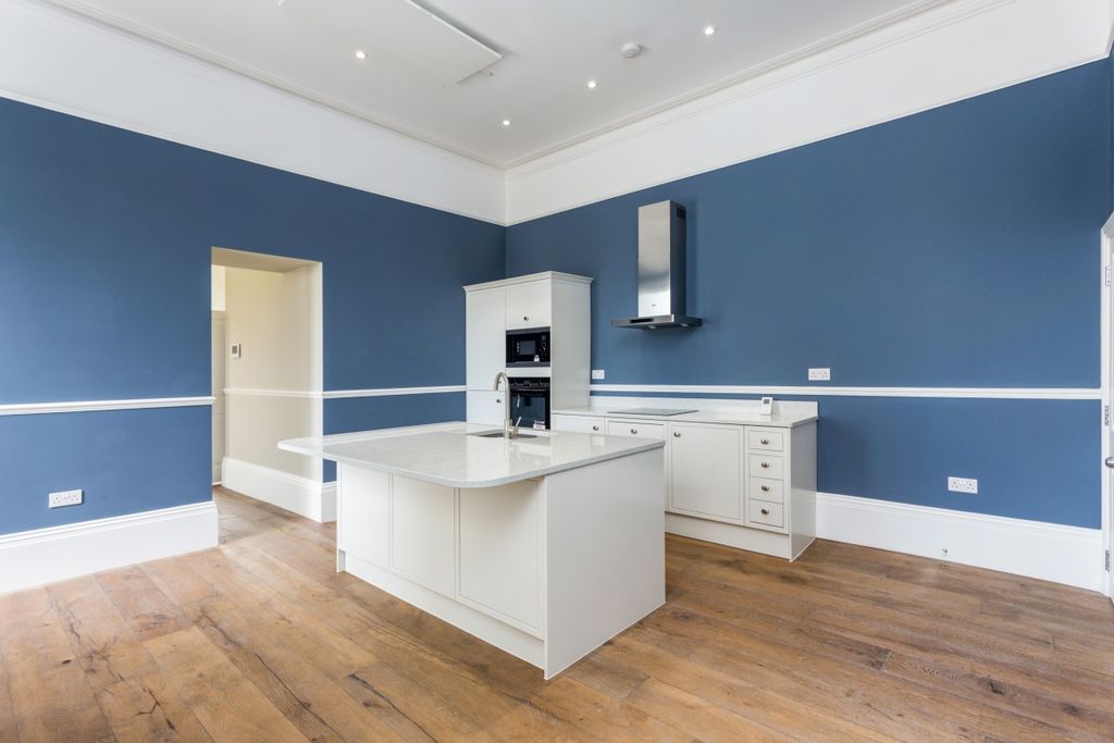 Property photo 2 of 10 F8 One Lypiatt Fp...