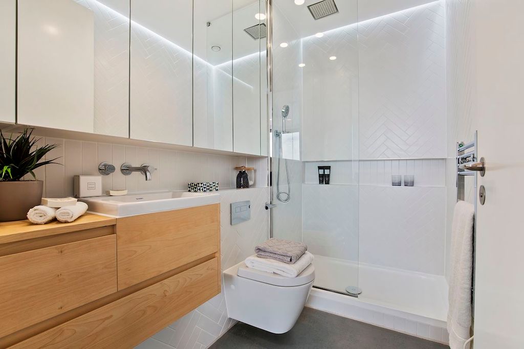 Property photo 3 of 9 Flat 27, 1 Helmsley Place, E8 3Sb . Ensuite. View 1.1-Medium.Jpg