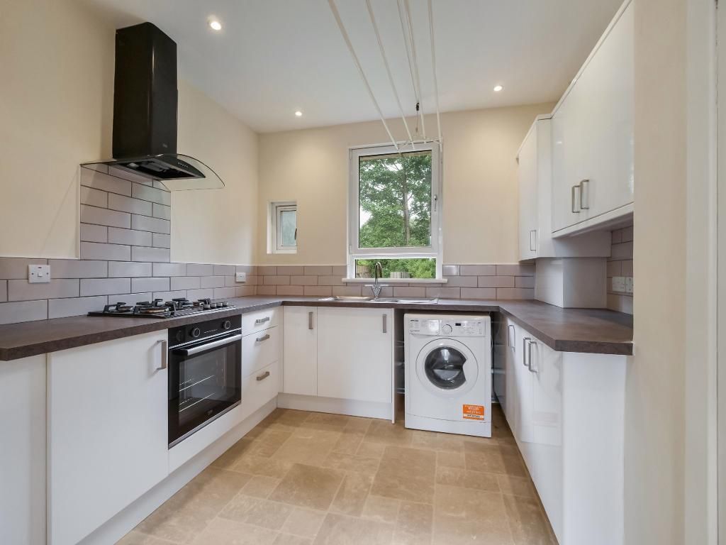 Property photo 3 of 18 Kitchen