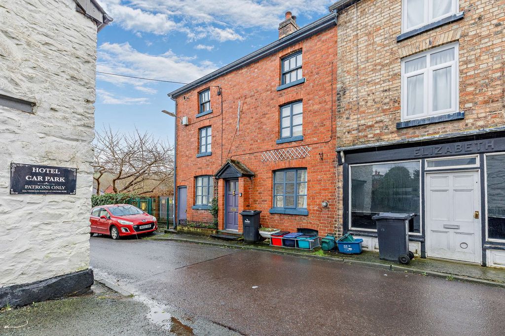 Property photo 1 of 25