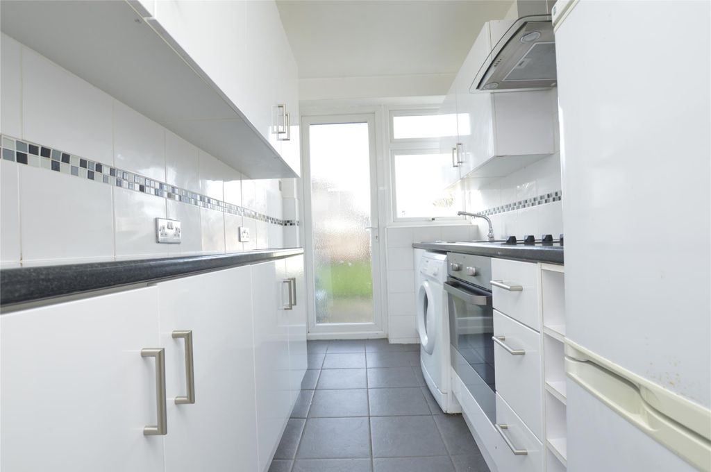 Property photo 2 of 9 Kitchen