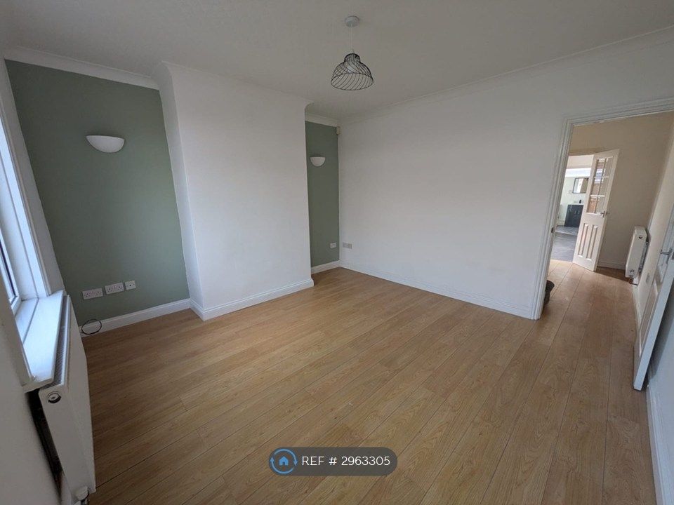 Property photo 2 of 10 Living Room