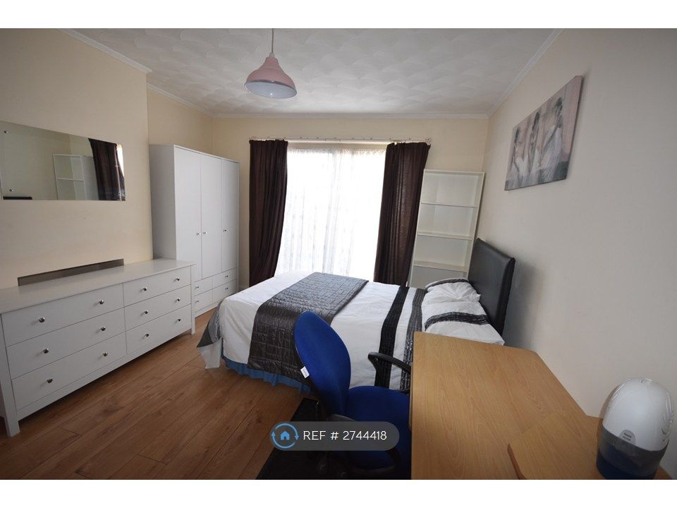 Property photo 2 of 26 Bedroom 2