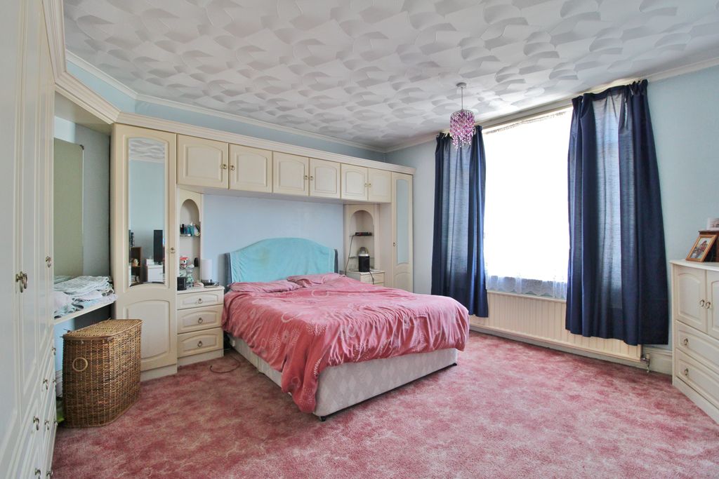 Property photo 3 of 22