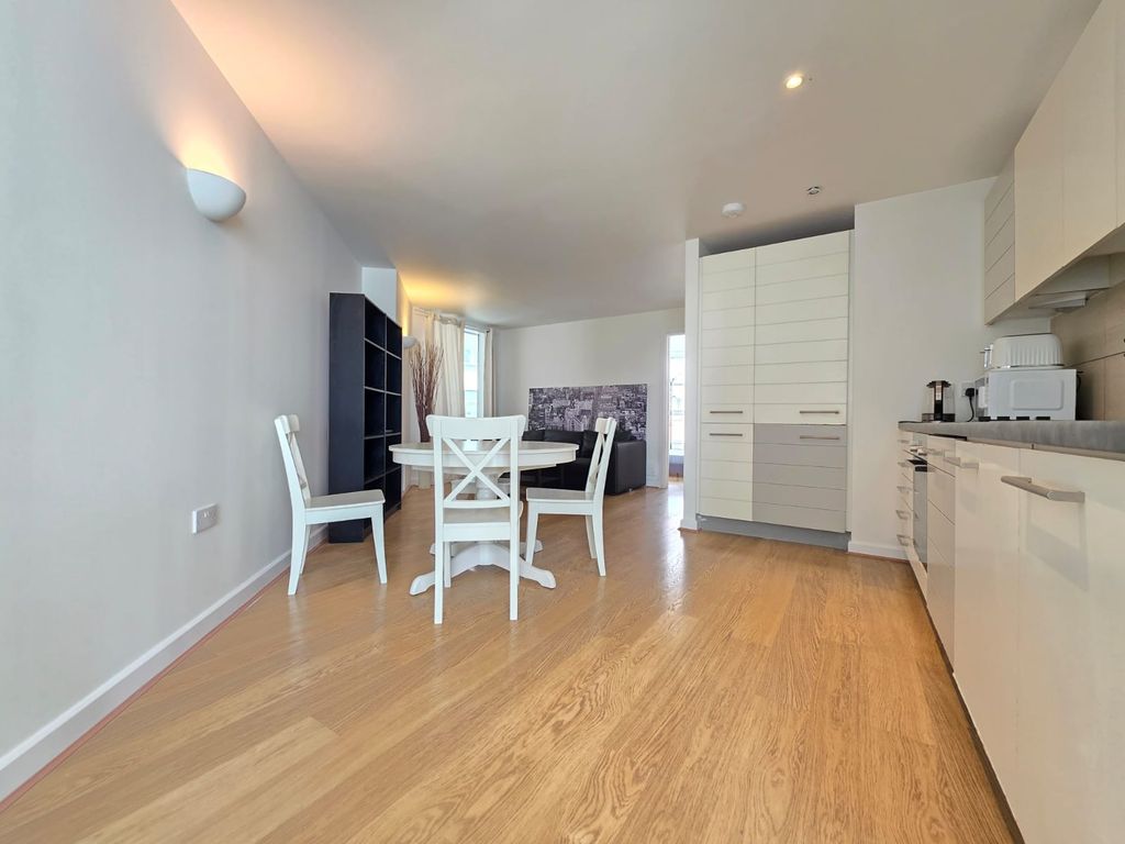 Property photo 3 of 9 Gallery