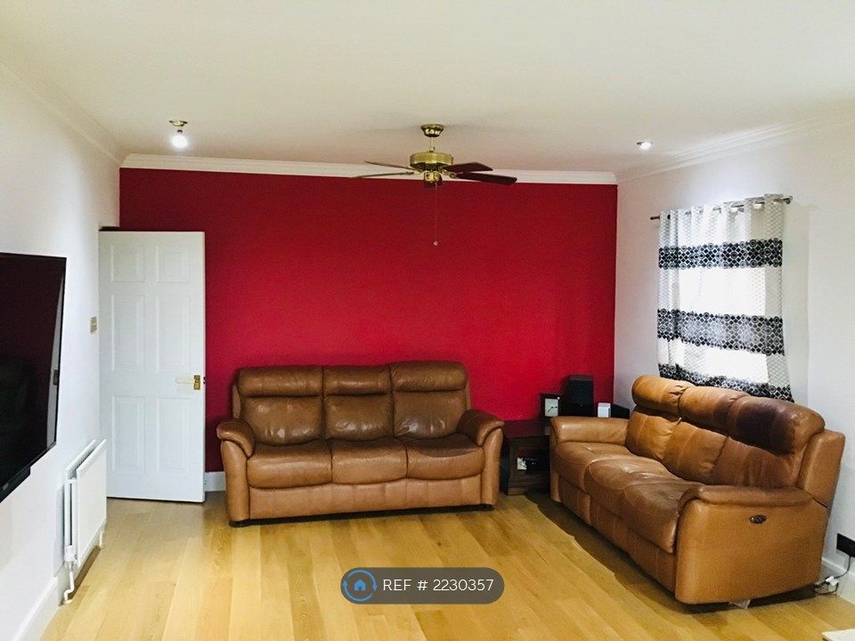 Property photo 3 of 14 Living Room