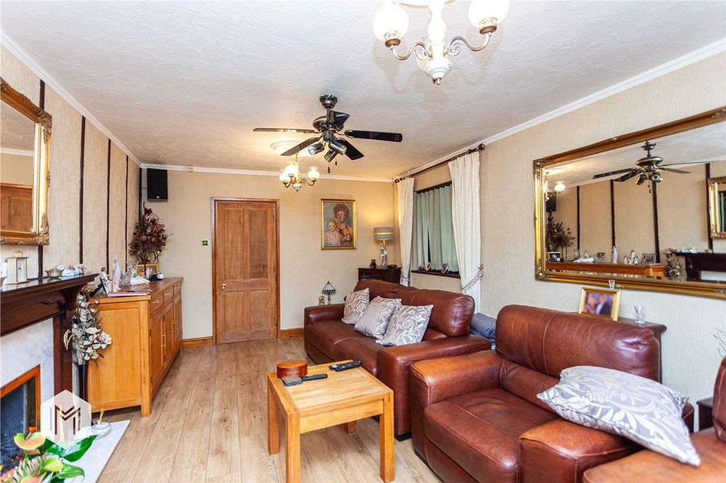 Property photo 3 of 25 Picture No. 12