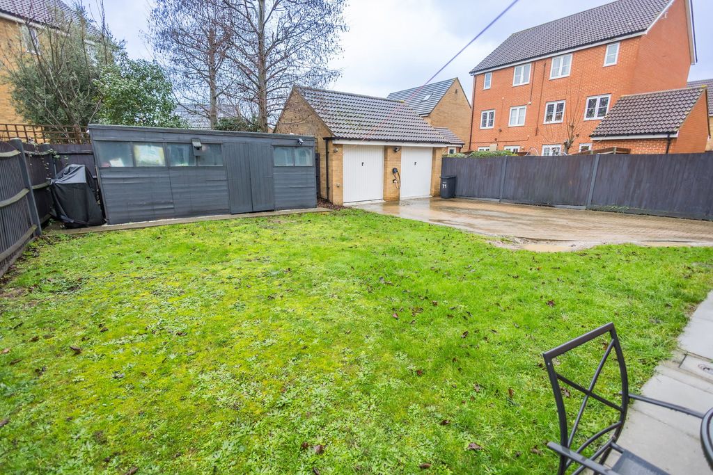 Property photo 3 of 32