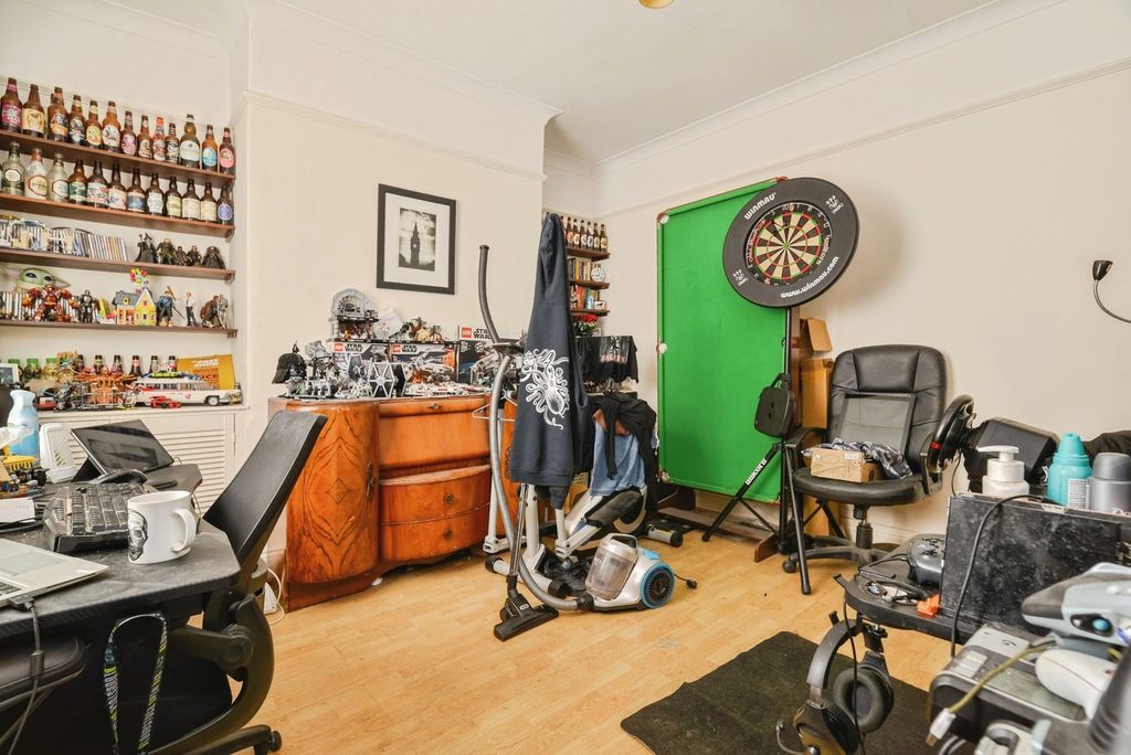 Property photo 3 of 10 Pbox-Img.Jpg