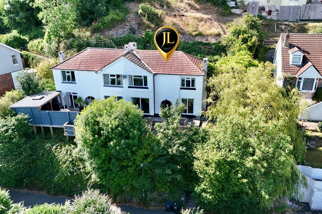 Property photo 1 of 26