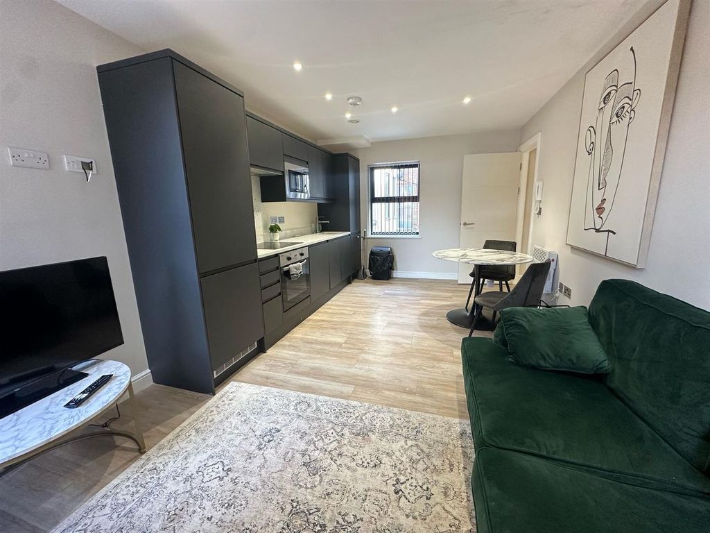 Property photo 2 of 10 0434c2B5-5B52-40A8-A511-d984F06Af2A9.Jpg